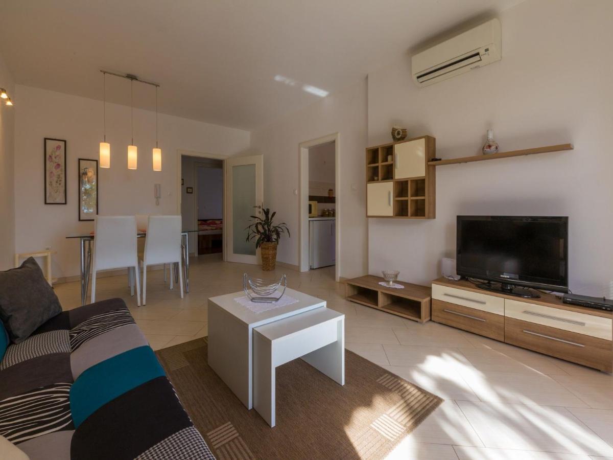 Apartment Villa Sara Dramalj Bagian luar foto